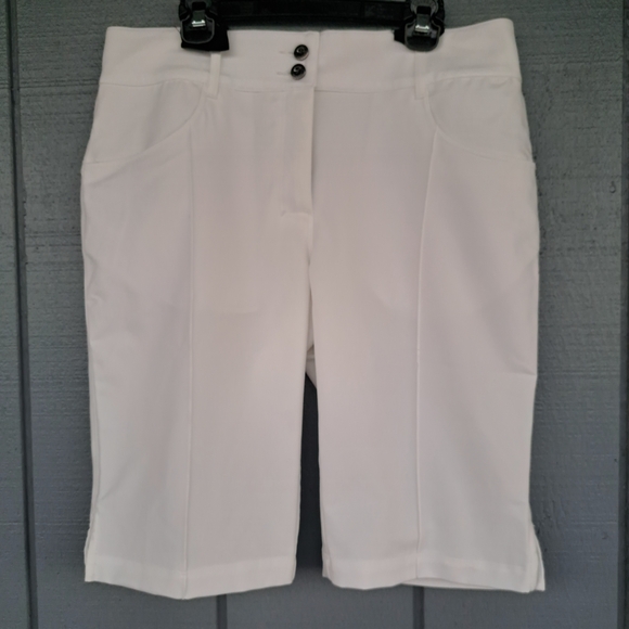 Chase 54 White Tailored Bermuda Golf Shorts #85 - Picture 1 of 6